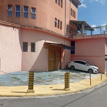 Salão Comercial 100m R$ 2.500,00  Jardim Regis – 2 WC’s e 5 vagas para estacionamento