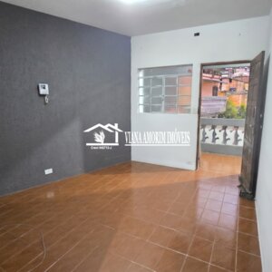 Casa com 2 dormitórios ao lado da estaçaõ Primavera-interlagos 