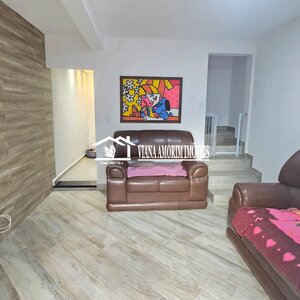 Casa à Venda com 4 Quartos, Churrasqueira e 2 Vagas ao Lado do SESC Interlagos
