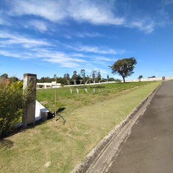 Terreno à Venda 818m² em Esquina no Condomínio Bothanica Itu