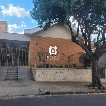 Casa para venda tem 209 metros quadrados com 3 quartos em Centro - Araraquara - SP