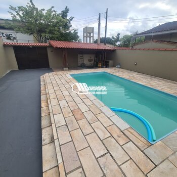 Casa com piscina 