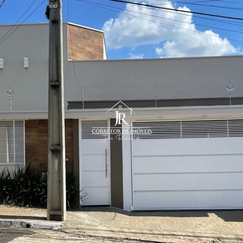 Casa 3 dormitórios Alto Padrão - Residencial Oliveira