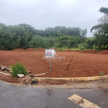 Terreno de 759 m2 - Residencial Júlio Alves - Alfenas MG