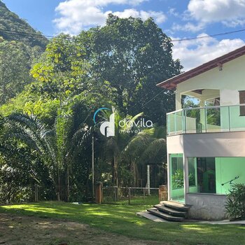 Sítio para Temporada em Ibiraçu – Conforto, Natureza e Lazer Completo!