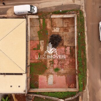 Vendo Lote Esquina 239.39m² Com Estrutura Bairro Lírios dos Campos II São Gotardo MG 